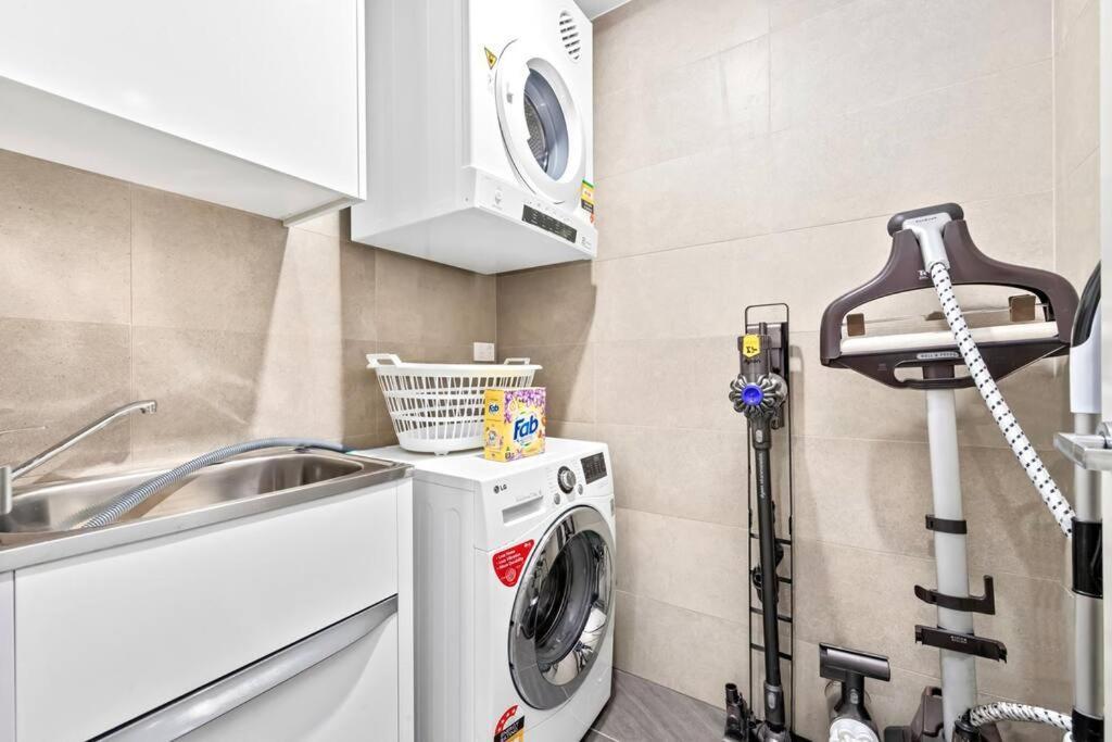 Four Bedroom Apartment With Facilities In Olympic Park Σίδνεϊ Εξωτερικό φωτογραφία